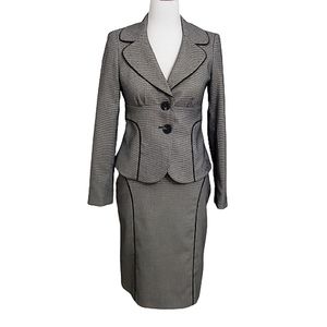 Classy Nine West Piped Skirt Suit Set